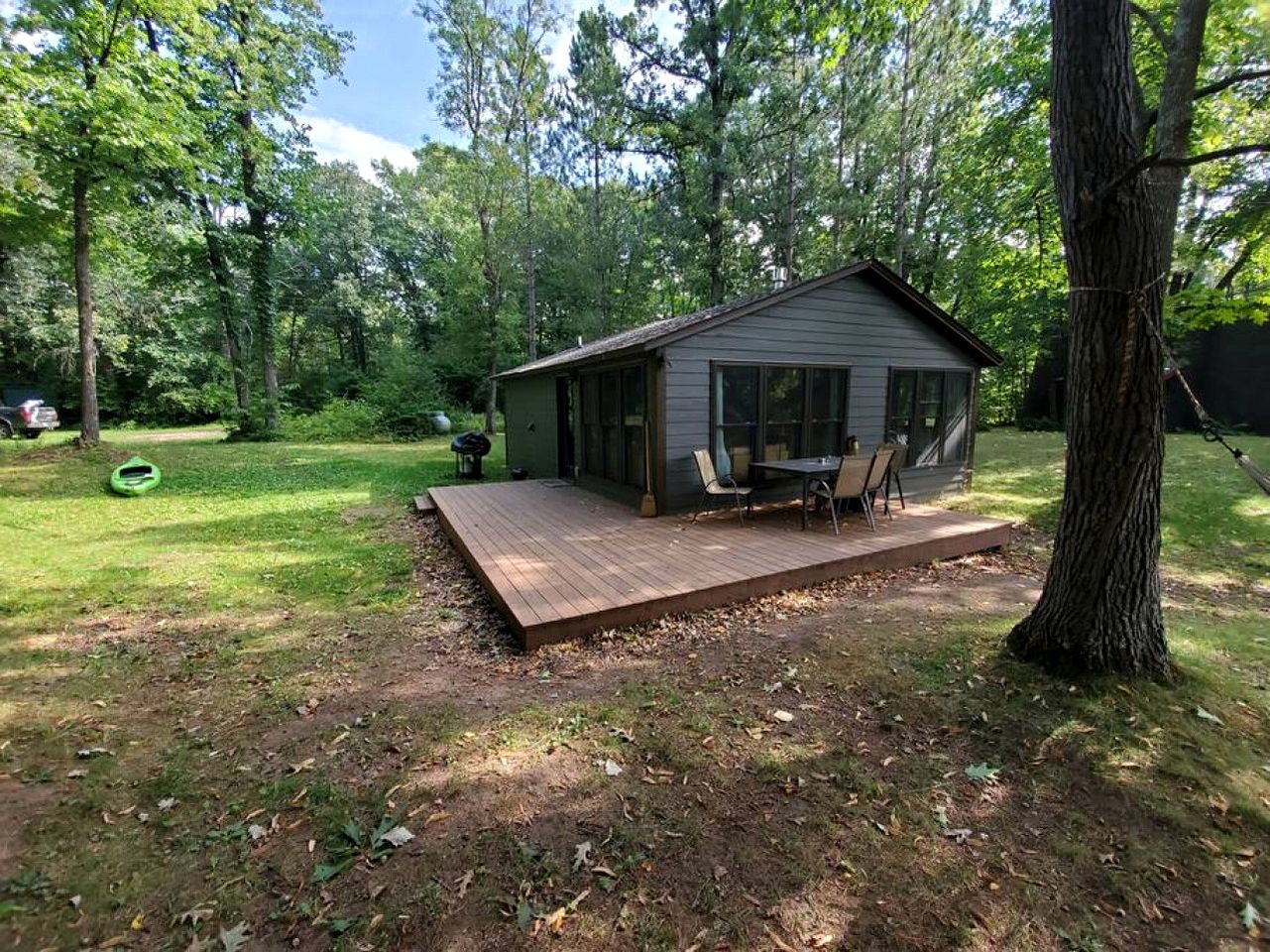 Charming Tiny House Nestled Amidst Treesand Barbecue Provided in Pine City, Minnesota