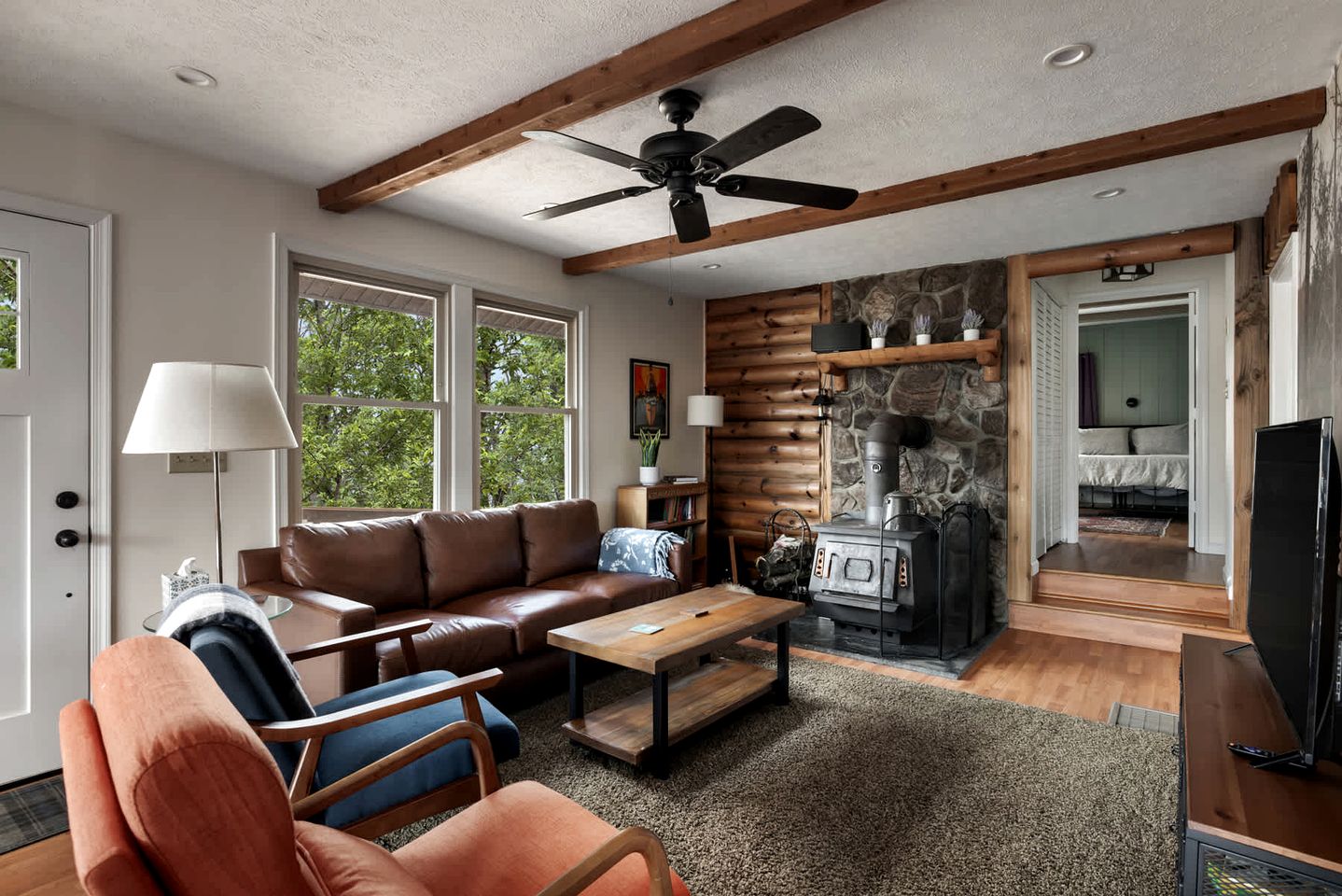 Idyllic Woodland Cabin Retreat near Lost River in West Virginia