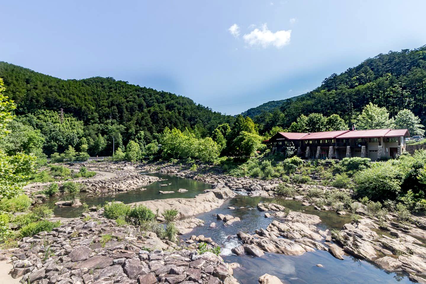 Vacation Cabin Rental Copperhill, Tennessee Glamping Hub