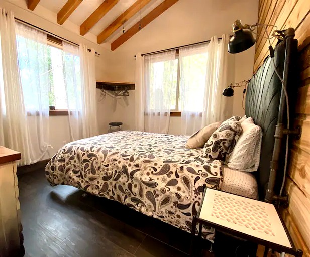 Cabins (Balmoral, British Columbia, Canada)