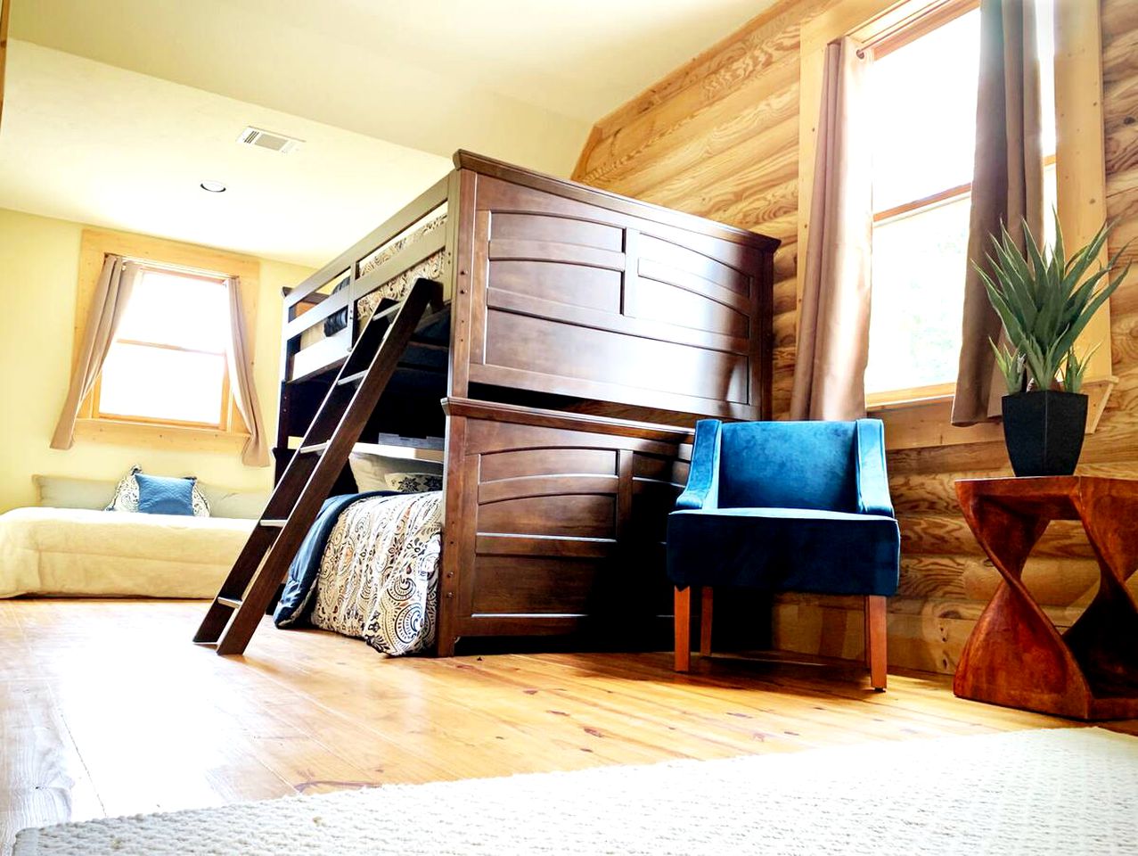 Fantastic Cabin Rental with Outdoor Living Space Ideal for a Lake Conroe Getaway