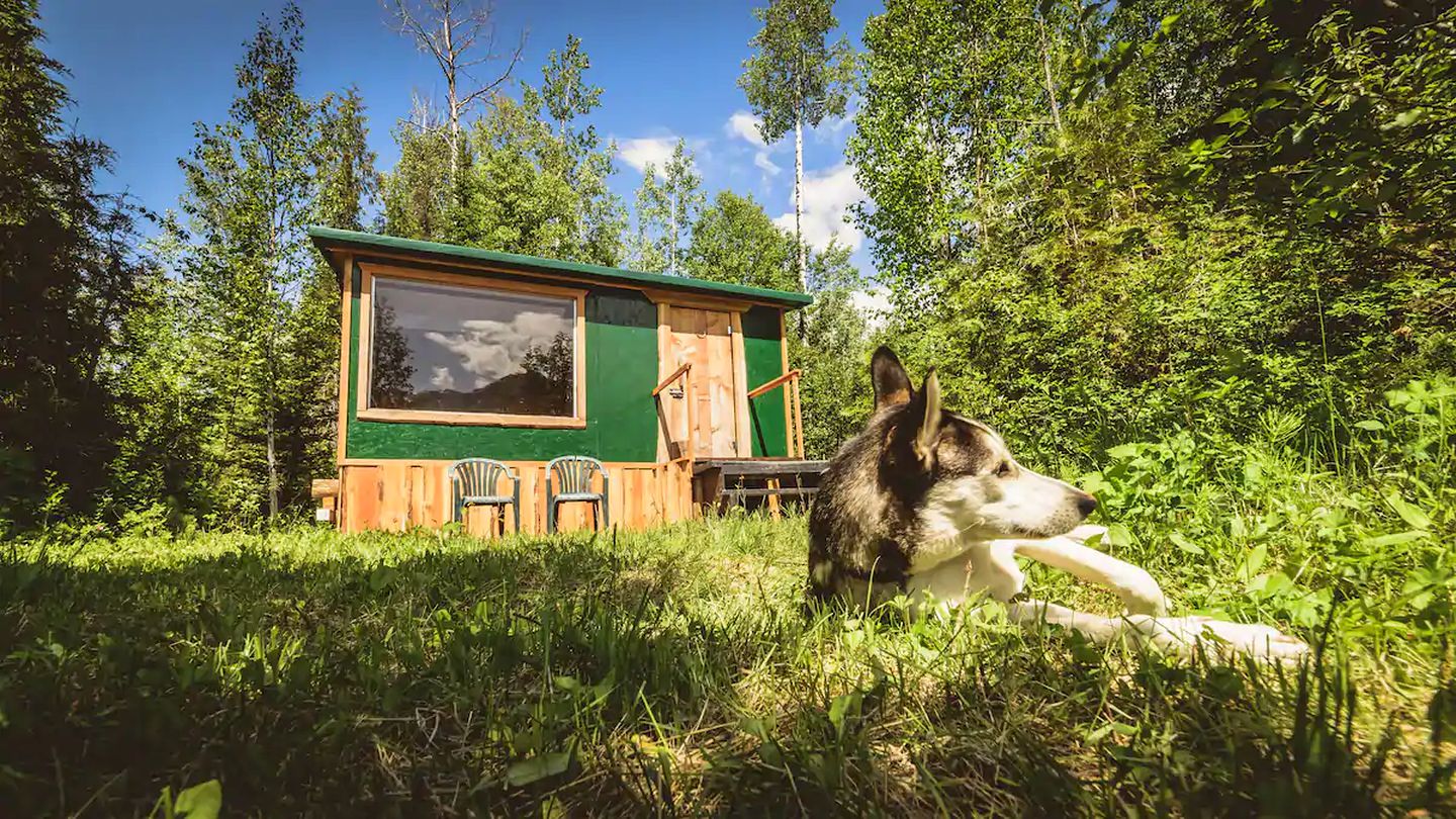 Cabins (Golden, British Columbia, Canada)