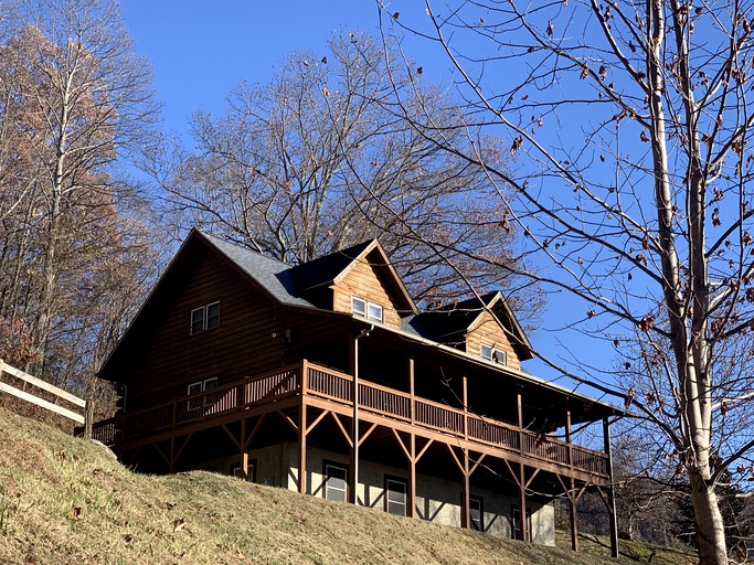 Scenic Waynesville rental in the beautiful mountains