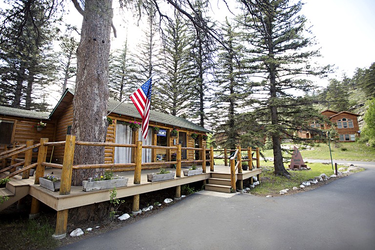 Cabins (Estes Park, Colorado, United States of America)