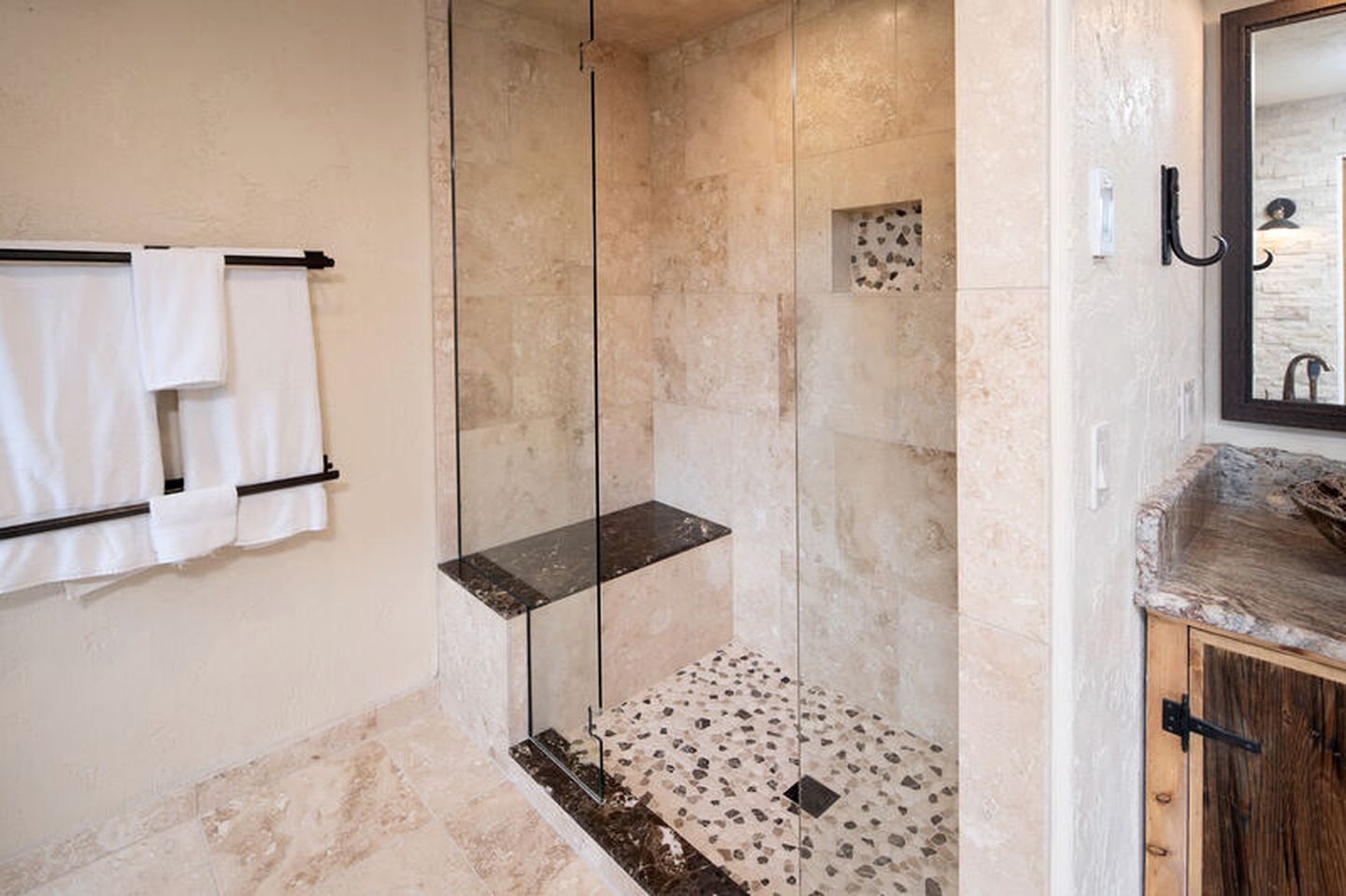 Luxury Vacation Rental with a Fireplace and Views near McPhee Reservoir in Colorado