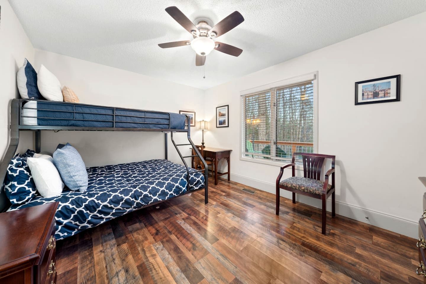 Enjoyable Cottage with Fire Pit, Barbecue and Hot-tub in Arden, North Carolina