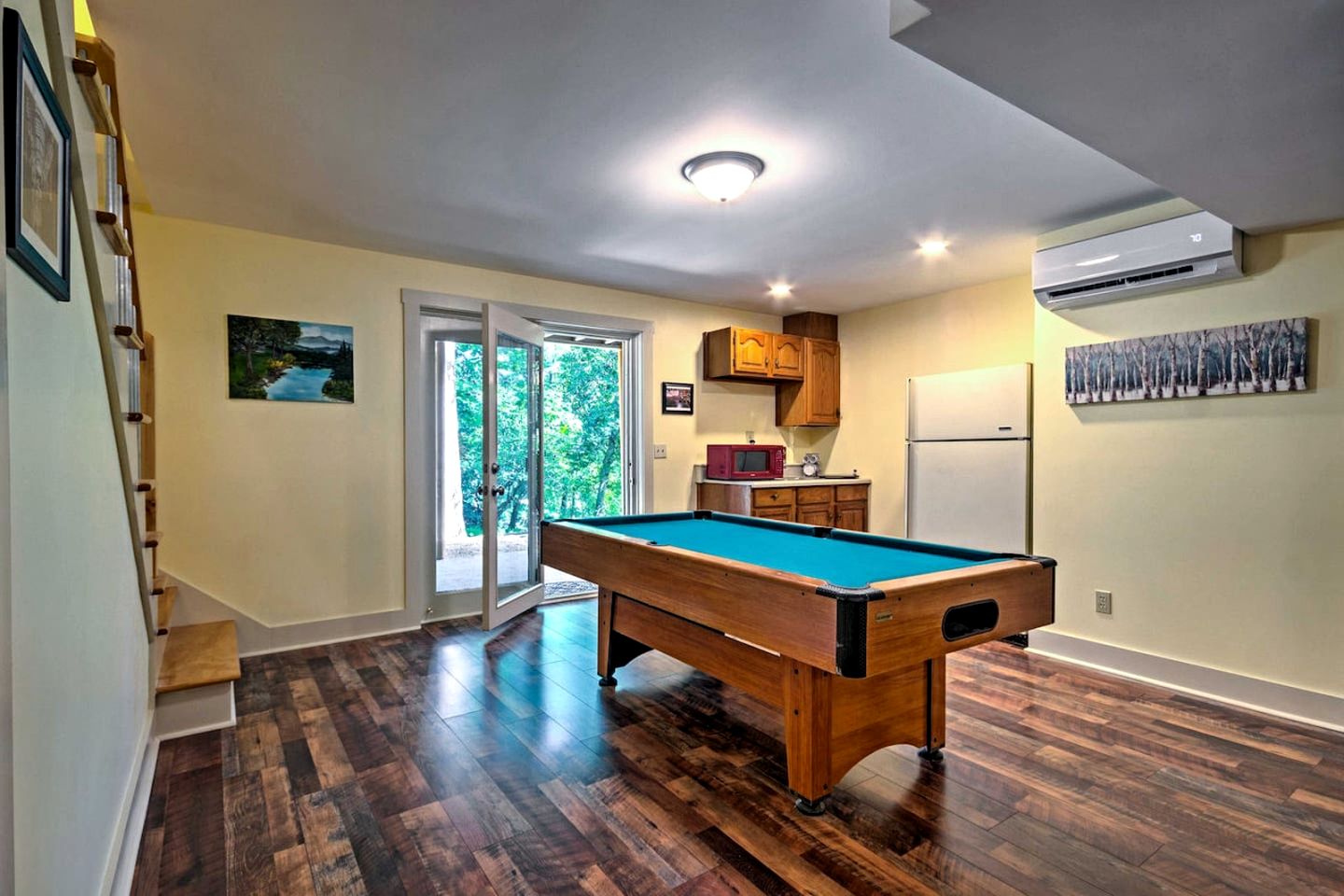 Enjoyable Cottage with Fire Pit, Barbecue and Hot-tub in Arden, North Carolina