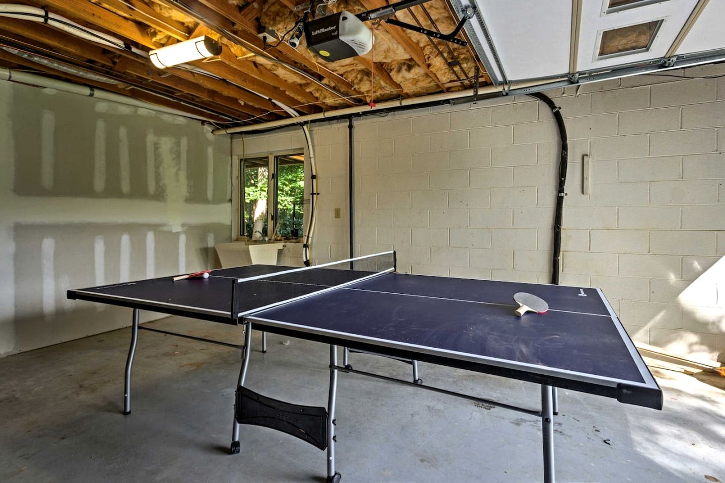 Enjoyable Cottage with Fire Pit, Barbecue and Hot-tub in Arden, North Carolina