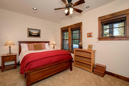Wonderful Cabin with Fireplace and Hot-tub in Big Sky, Montana photo 5