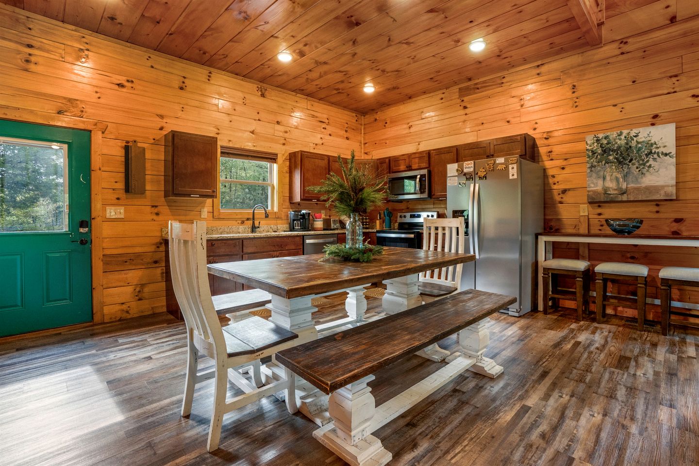 Scenic Smoky Mountain Log Cabin with Indoor Pool & Hot Tub Near Dollywood – Sevierville