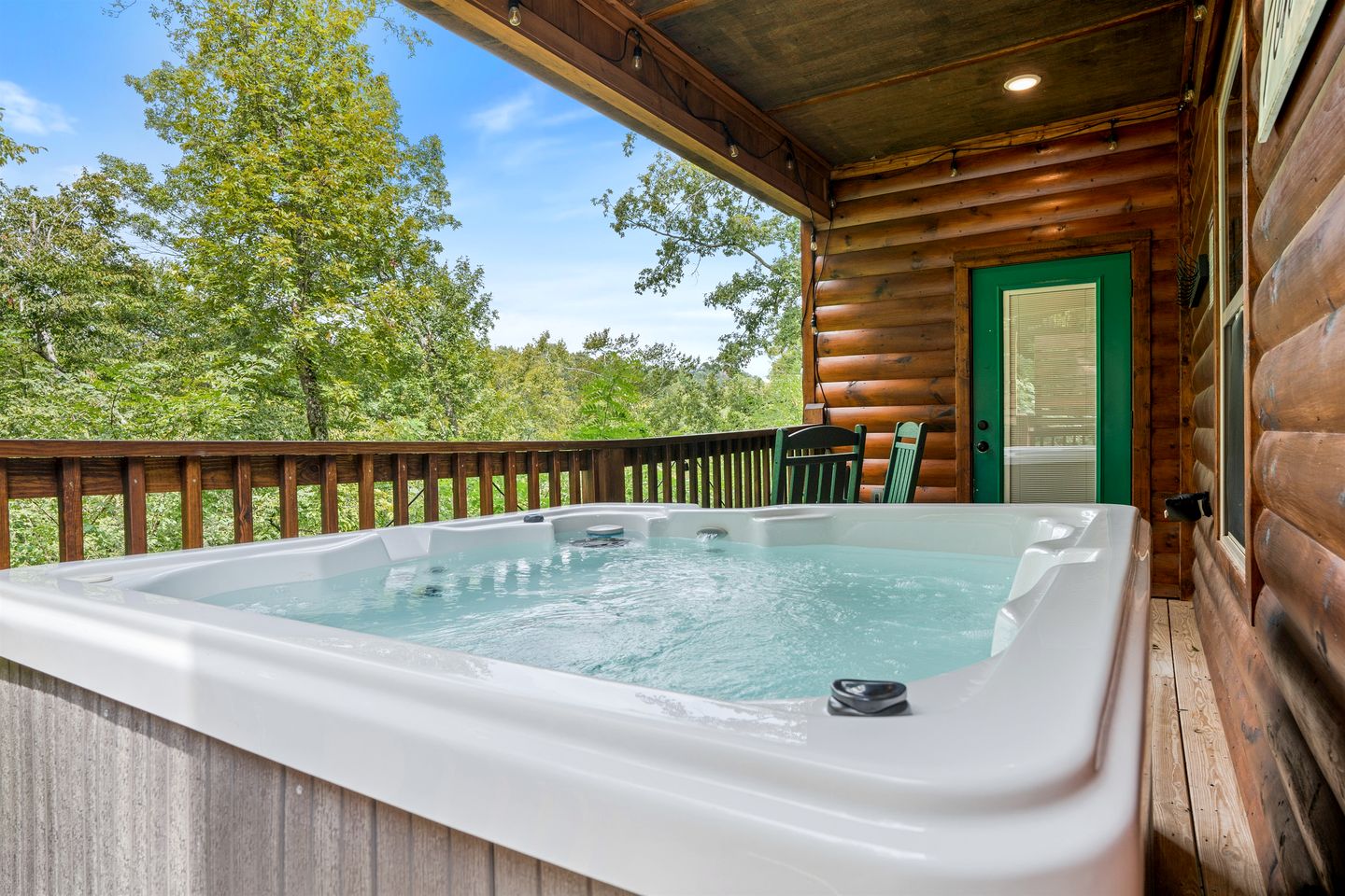Scenic Smoky Mountain Log Cabin with Indoor Pool & Hot Tub Near Dollywood – Sevierville