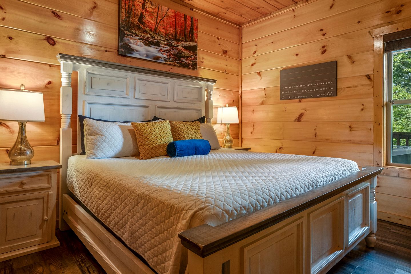 Scenic Smoky Mountain Log Cabin with Indoor Pool & Hot Tub Near Dollywood – Sevierville