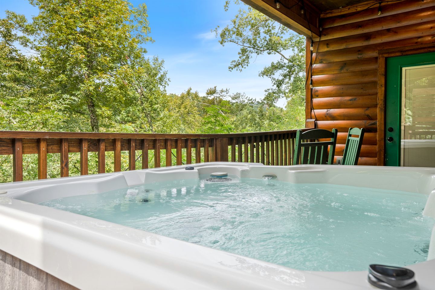 Scenic Smoky Mountain Log Cabin with Indoor Pool & Hot Tub Near Dollywood – Sevierville