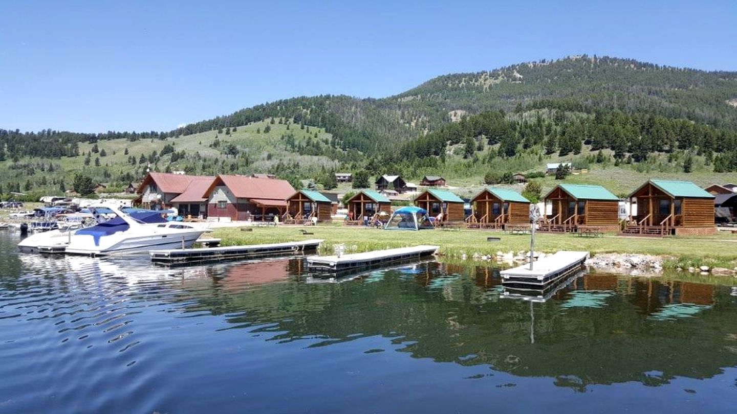 Beautiful Lakefront Cabin with Stunning Sights in Montana | Cabins (West Yellowstone, Montana, United States of America)