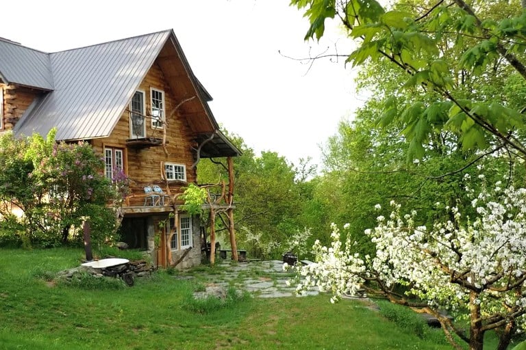 Cabins (Rupert, Vermont, United States)