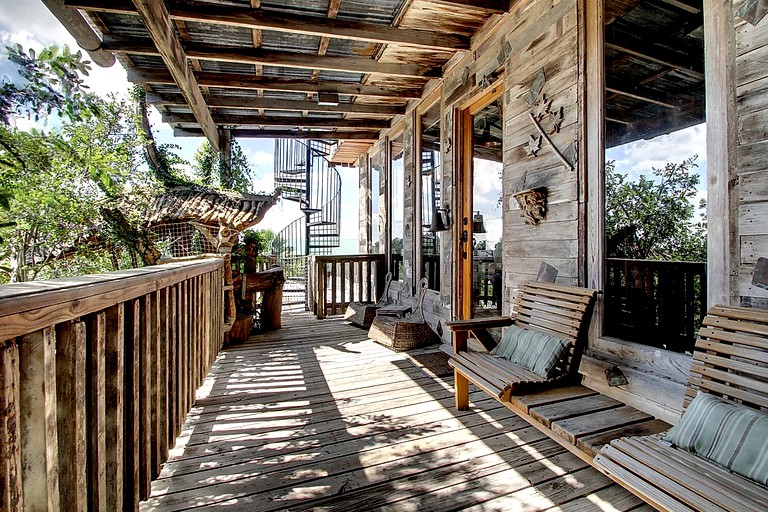 River Road treehouses: New Braunfels, TX treehouse rental