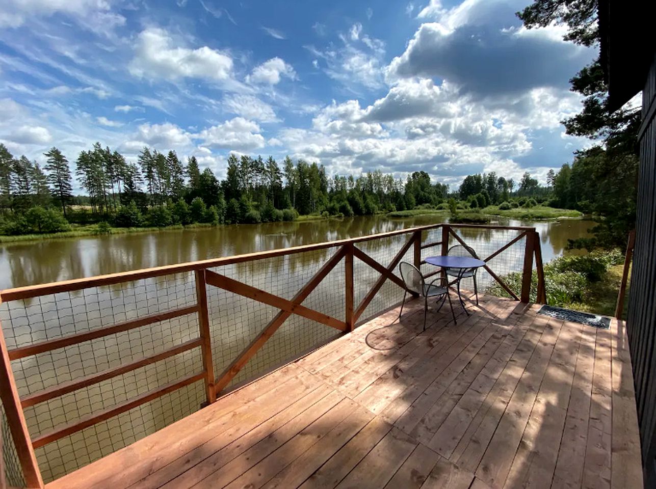 Amazing Treehouse Cabin with a Jacuzzi and Sauna for Glamping in Latvia