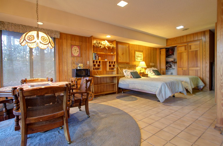 Albert's Lodge, Cabins 62361, Burnsville, United States of America