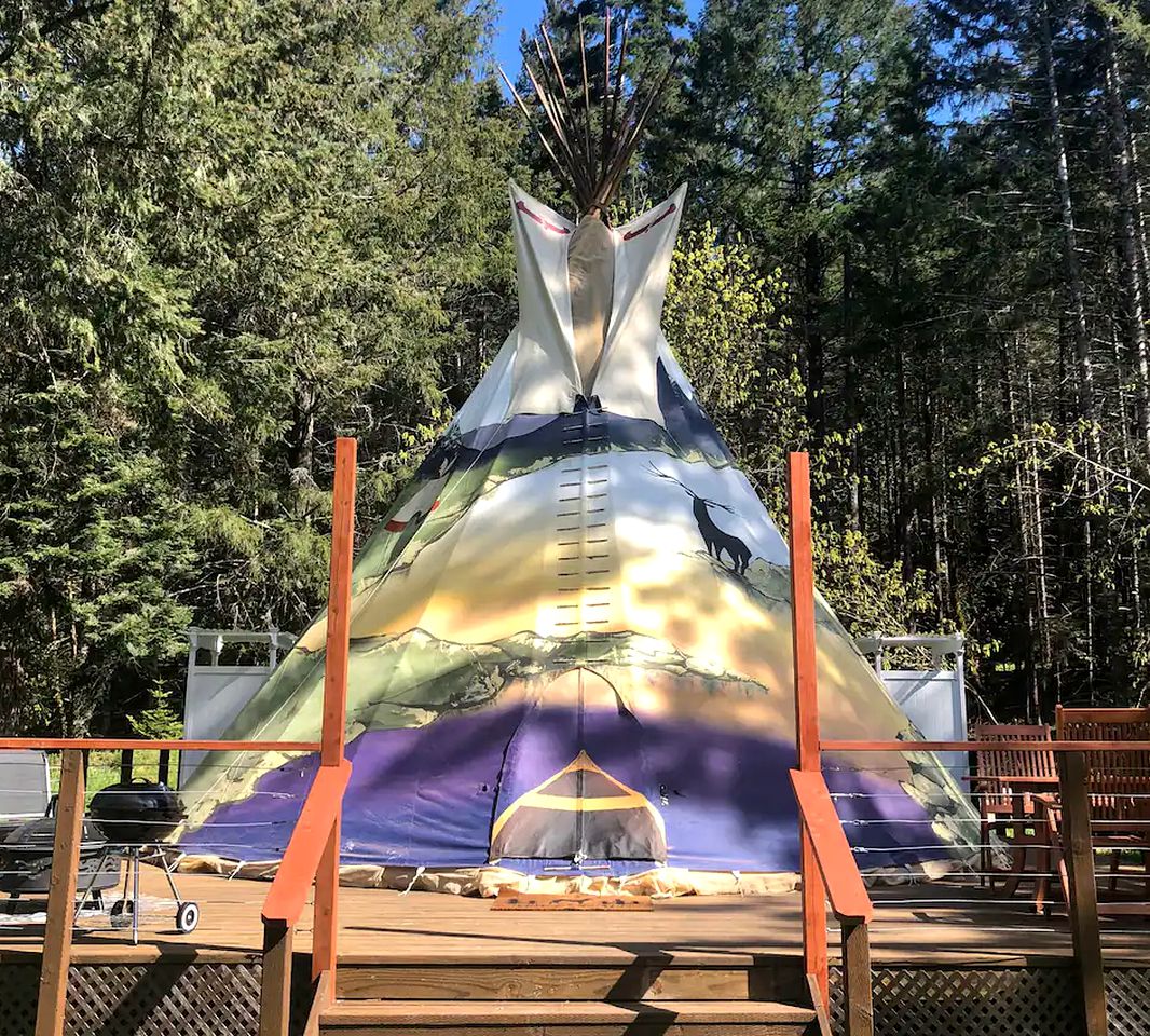 Amazing Glamping Tent Rental for a Unique Vacation in Oregon