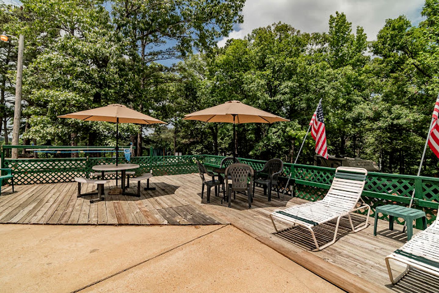 Rustic Camping Cabin near Silver Dollar City, Perfect for a Small Family Summer Holiday
