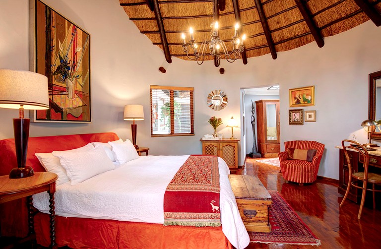 Thatch-Canopy Lodge Getaway Rental in the Western Cape, South Africa | Nature Lodges (Wilderness, Western Cape, South Africa)