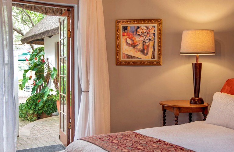 Thatch-Canopy Lodge Getaway Rental in the Western Cape, South Africa | Nature Lodges (Wilderness, Western Cape, South Africa)