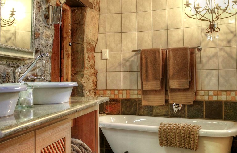 Quirky Stone Cottage Rental near George, Western Cape, South Africa | Cottages (Wilderness, Western Cape, South Africa)