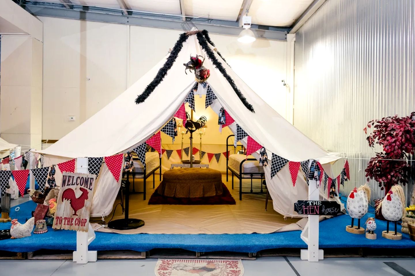 Romantic Bell Tent for a Couples' Getaway near Schulenburg, Texas | Bell Tents (Round Top, Texas, United States of America)