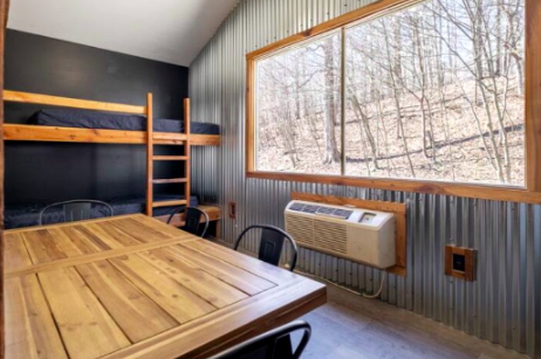 Rustic Cabin Perfect for Small Groups with Picnic Space in Indiana | Cabins (Nashville, Indiana, United States of America)