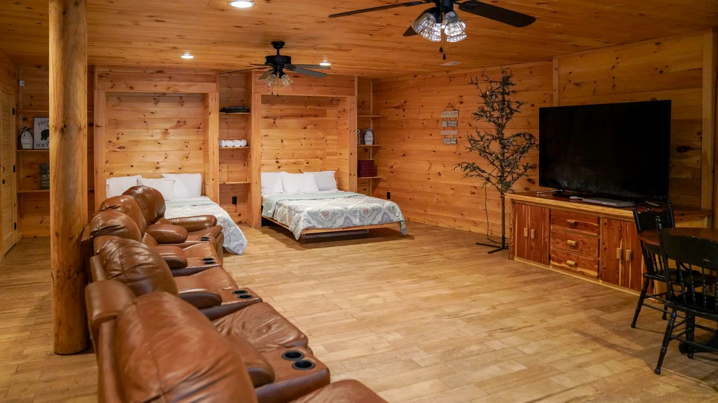 Sublime Vacation Rental for Unforgettable Family or Group Vacations in Dobson, North Carolina
