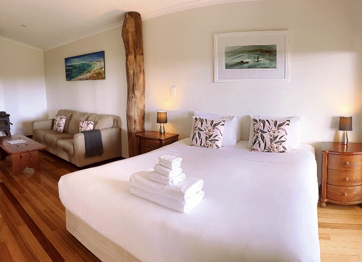 Romantic Studio Cabin Rental with Ocean Views near Margaret River, Australia | Cabins (Yallingup, Western Australia, Australia)