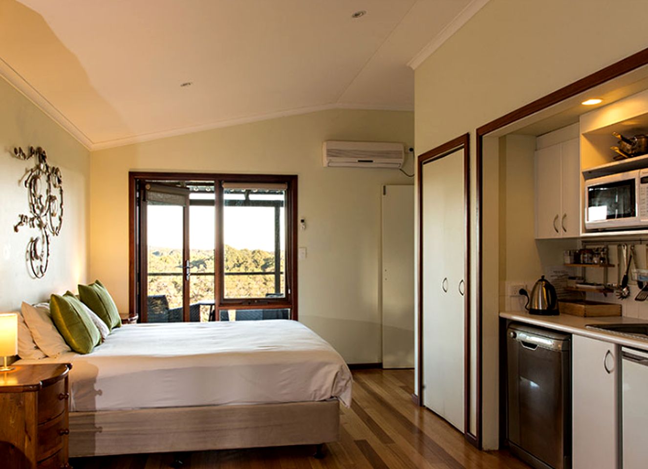 Romantic Studio Cabin Rental with Ocean Views near Margaret River, Australia