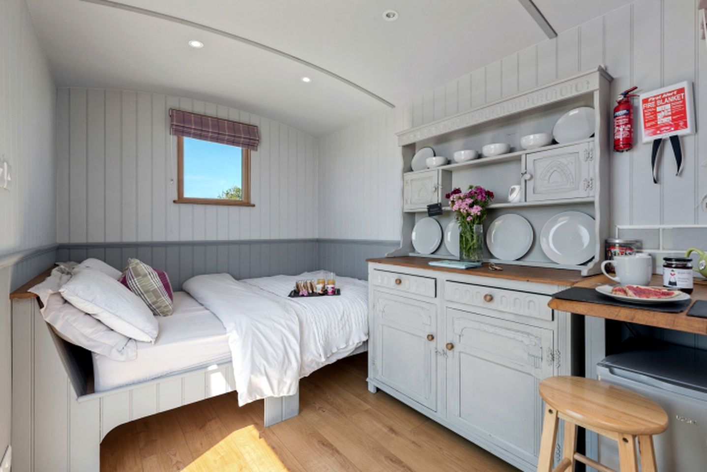 Beautiful Shepherd's Hut Rental Ideal for Glamping in Pembrokeshire