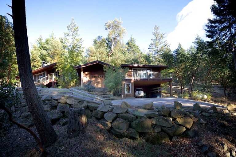 Cabins (Salt Spring Island, British Columbia, Canada)