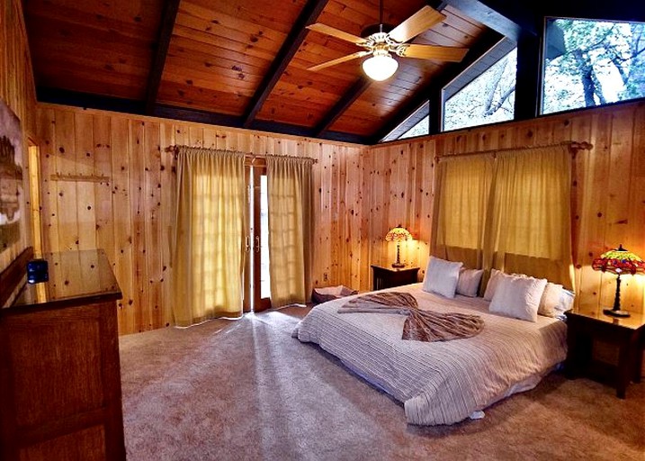 Cabins (Idyllwild, California, United States of America)
