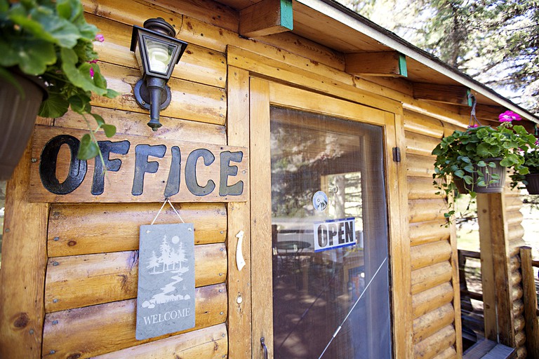 Cabins (Estes Park, Colorado, United States of America)