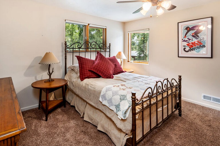 Cabins (Durango, Colorado, United States)