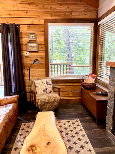 Cabins (Balmoral, British Columbia, Canada)
