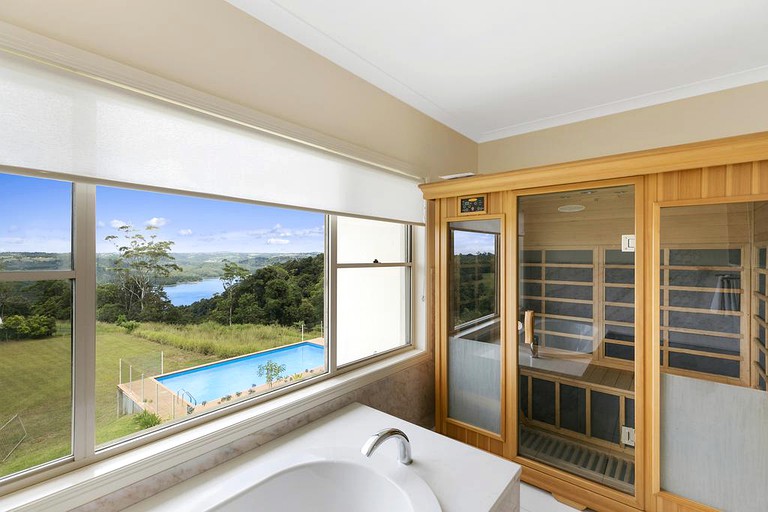 Villas (Montville, Queensland, Australia)