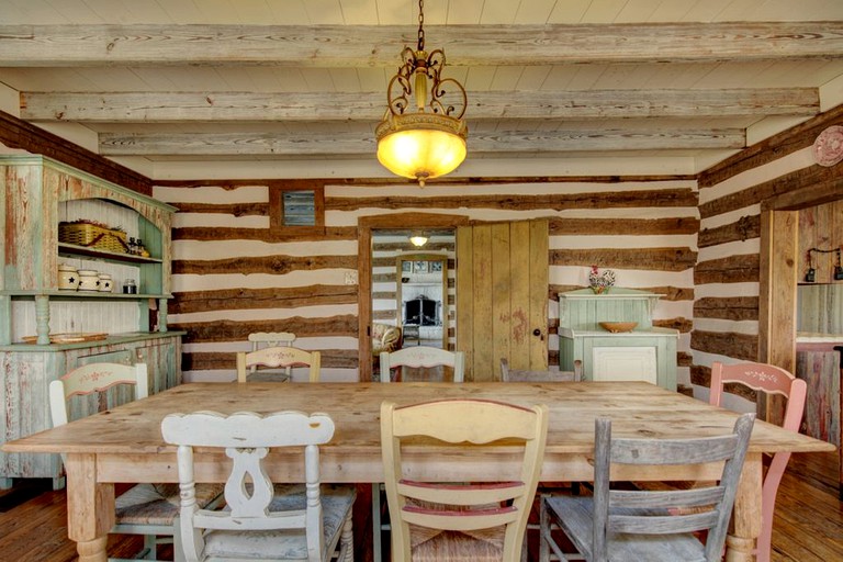 Log Cabins (Ingram, Texas, United States)