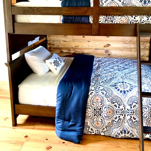 Cabins (Willis, Texas, United States of America)