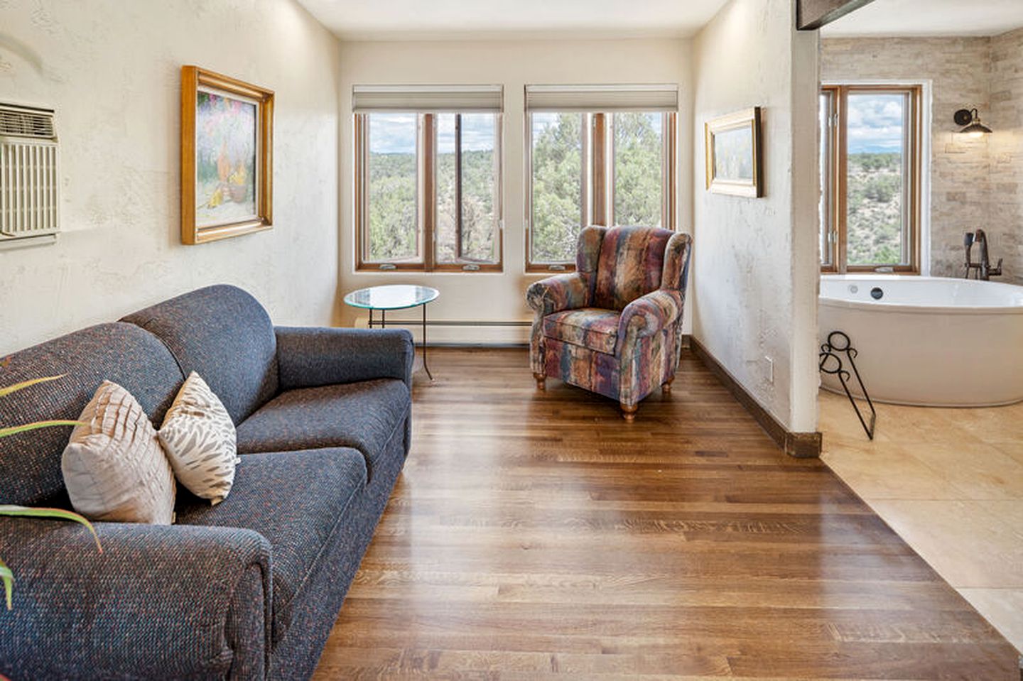 Luxury Vacation Rental with a Fireplace and Views near McPhee Reservoir in Colorado