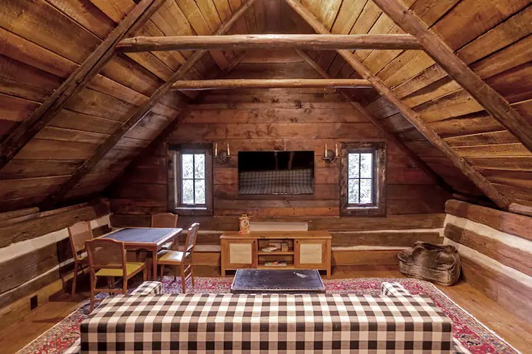 Cabins (Highlands, North Carolina, United States of America)