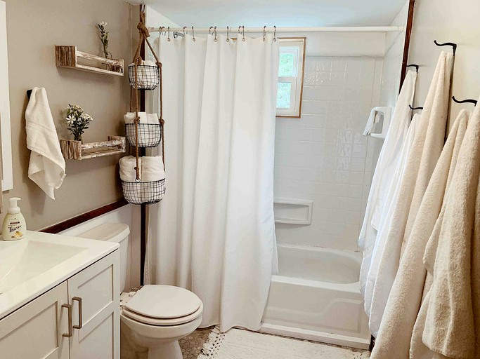 Cabins (Robbinsville, North Carolina, United States of America)