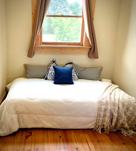 Cabins (Willis, Texas, United States of America)