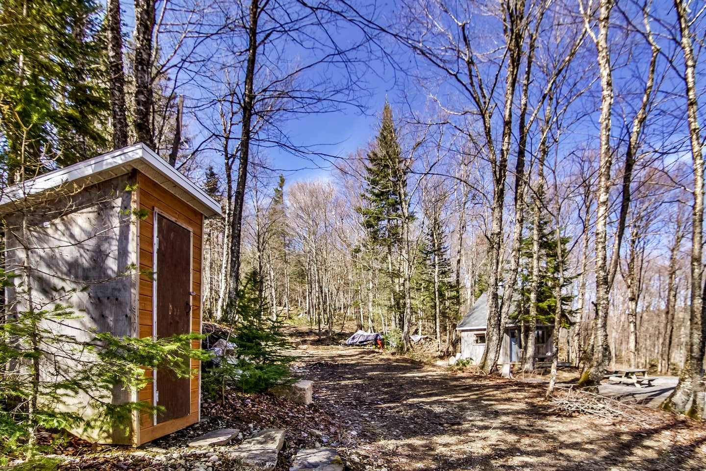 Gorgeous Quebec Tiny House Perfect for Glamping in Canada