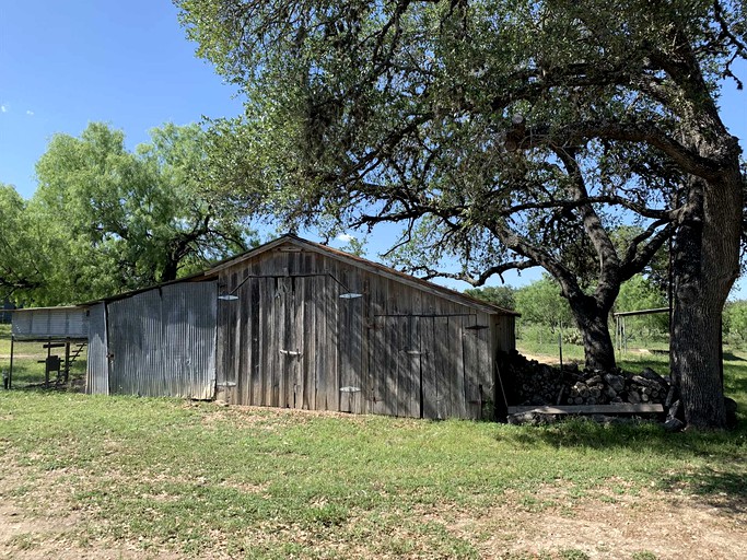 Cabins (Medina, Texas, United States of America)