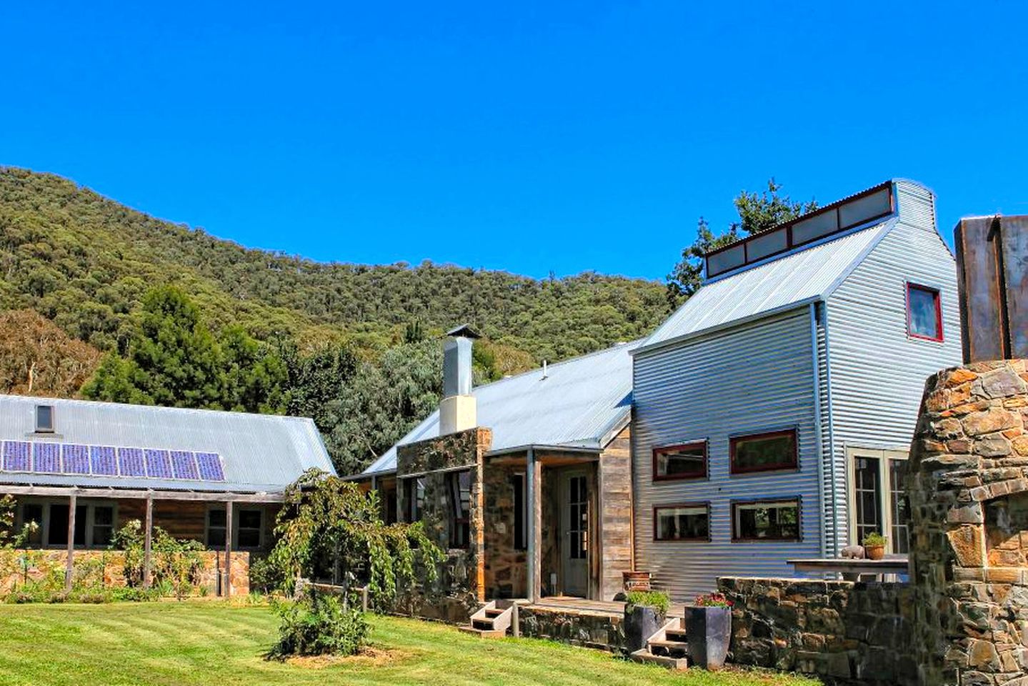 Cottage in Bright for Family Getaways in Victoria