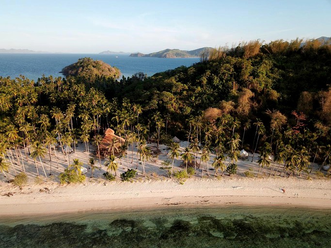 Huts (El Nido, Luzon, Philippines)