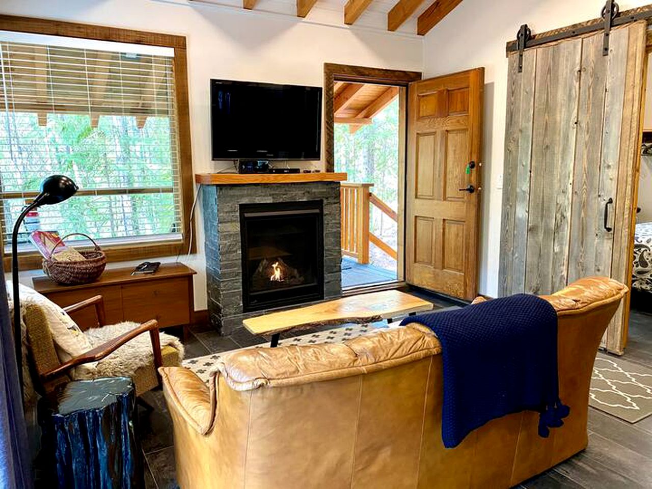 Custom-Built British Columbia Cabin on Shuswap Lake